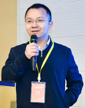 德赢AC米兰官网创新论坛第一千三百九十讲：Floquet engineering symmetry-breaking and topological states under light irradiation