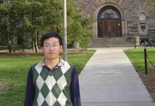 德赢AC米兰官网创新论坛第一千六百八十一讲：Problems and results on determinants involving Legendre symbols